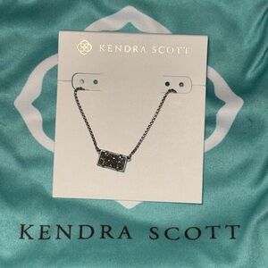 Kendra Scott necklace
